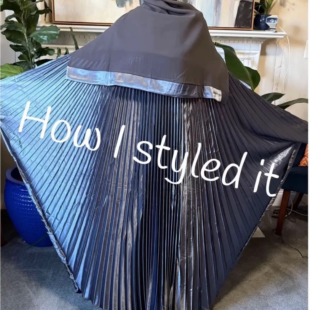 Elegant Silver Pleated Abaya